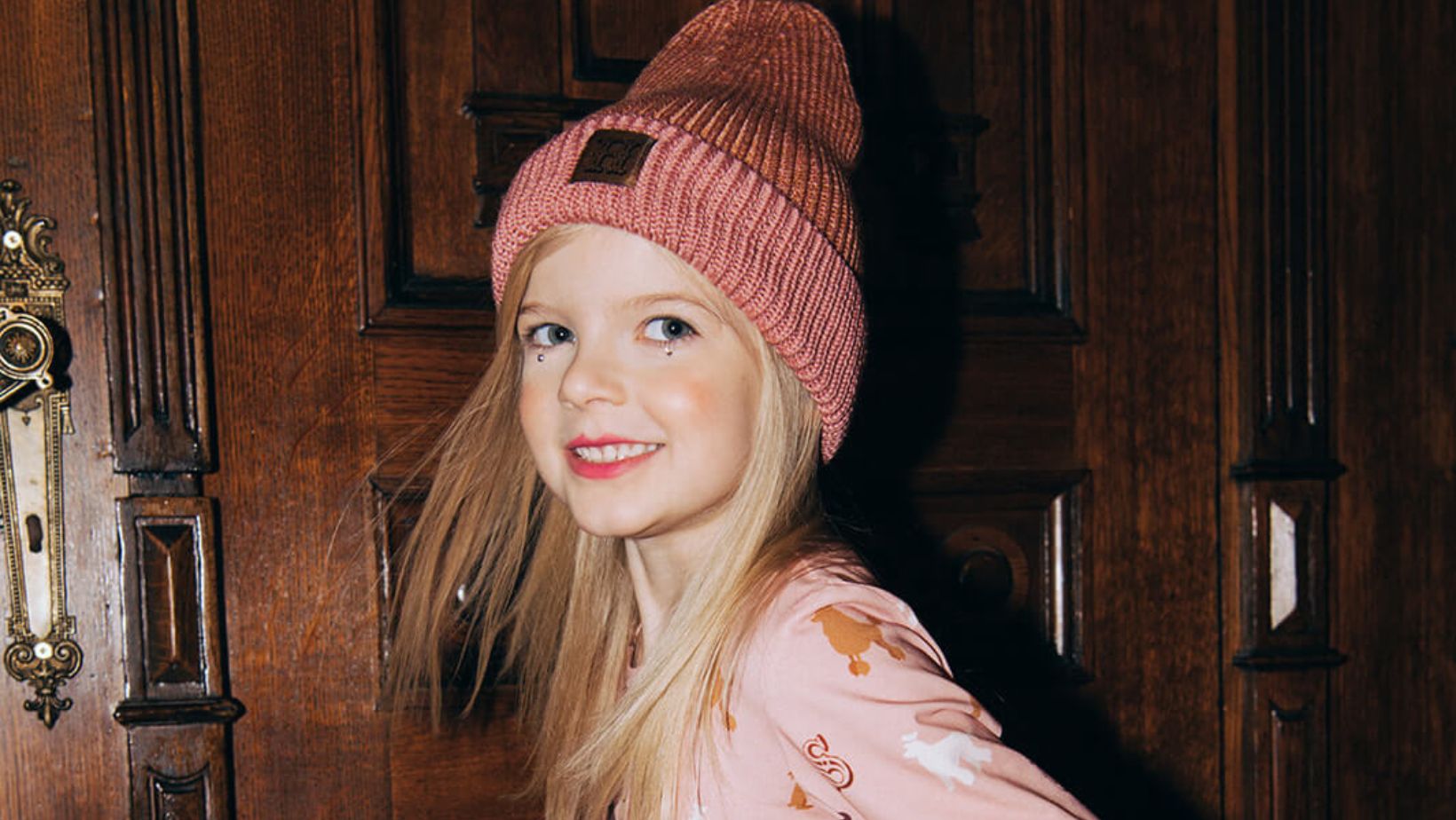 Shop merino wool accessories and clothing for babies and kids and winter essentials for ski online in Hong Kong and Singapore at MiliMilu.