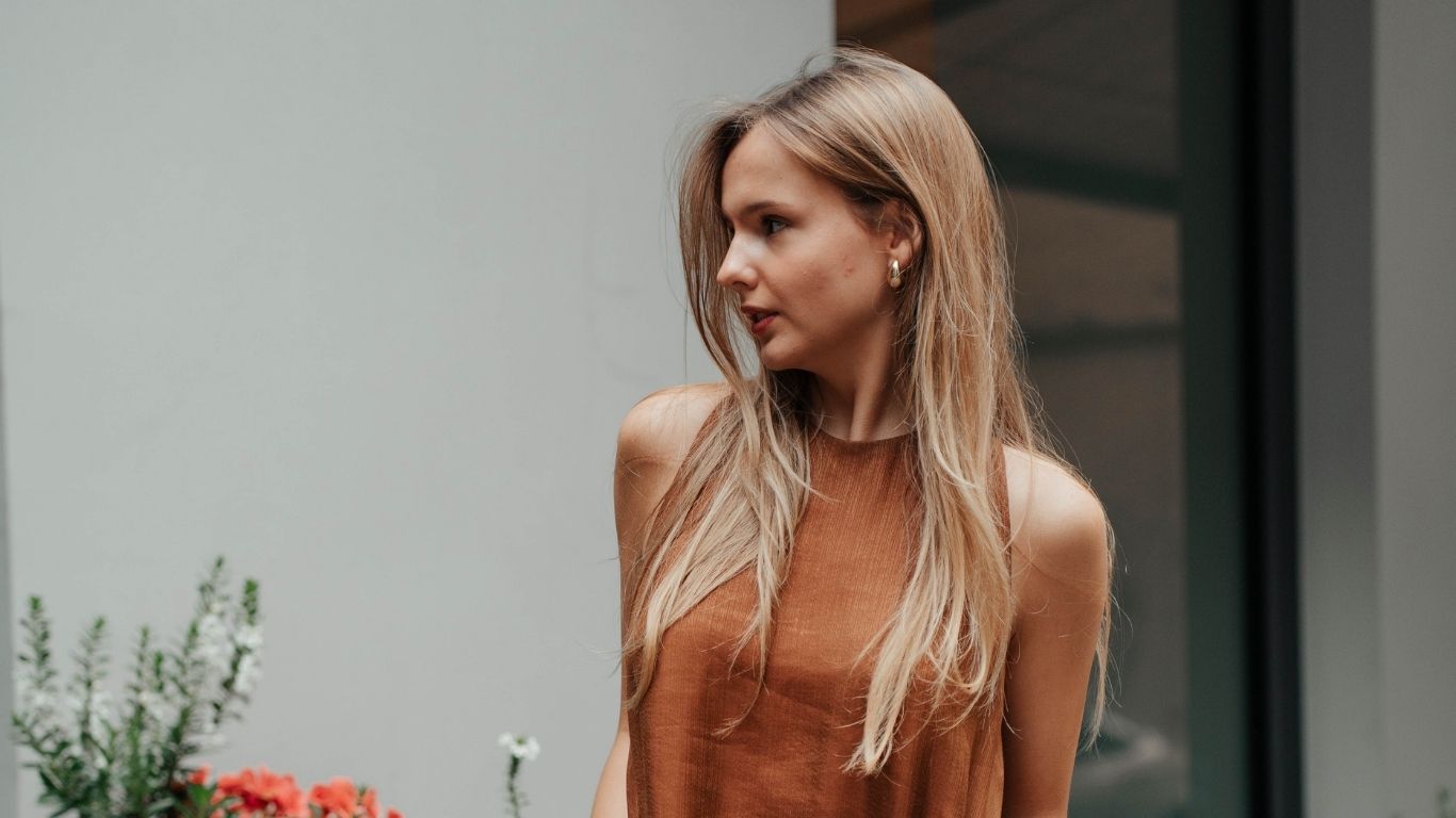 Sustainable women's linen tops, blouses and blazers - eco-friendly bamboo and organic cotton clothing