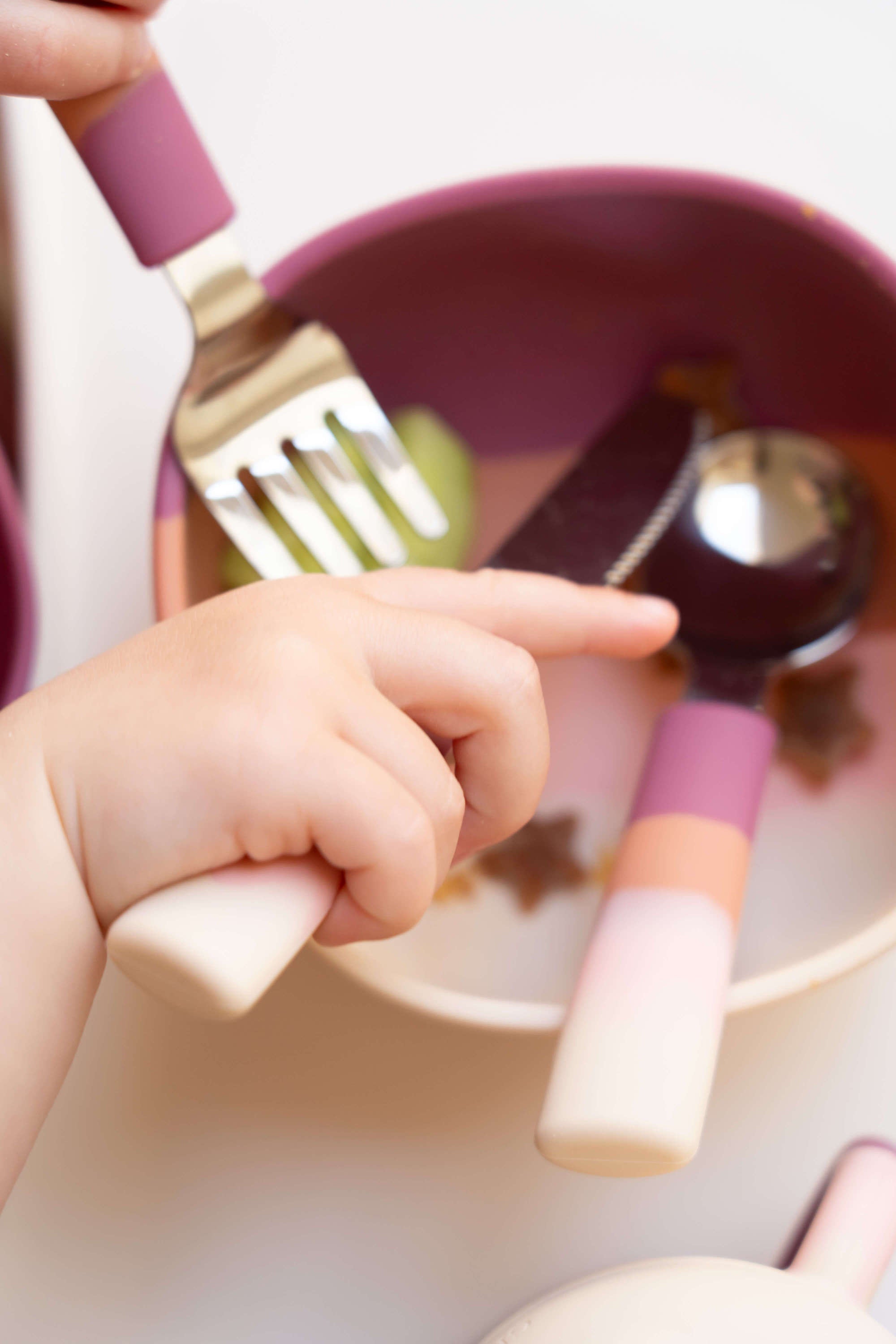 The best cutlery set for toddlers in pink online at MiliMilu Lifestyle. Anti-slip silicone handle; toddler cutlery is eco-friendly is a practical kids gift.
