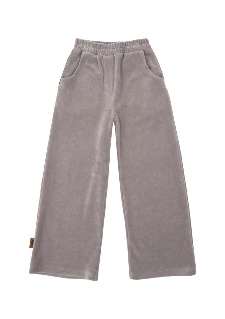 Are you searching for a comfortable and versatile outfit? Shop lightweight velvet most comfortable sweatpants online in Hong Kong! They are perfect women's sweatpants for travel, weekends, or relaxing at home. Mini Me sweatshirt matching is available for Mommy and Me twinning. The best set for busy women and Mom's.