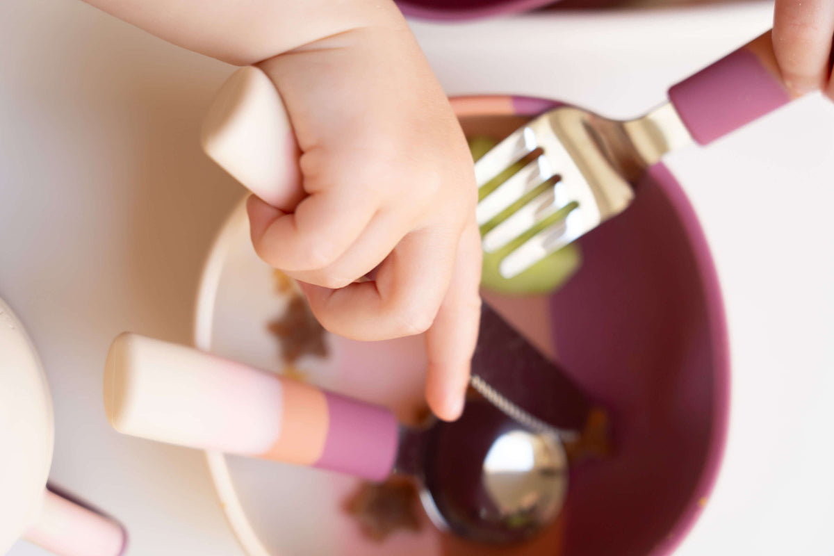 Toddlers and kids cutlery set in pink colour online in Hong Kong