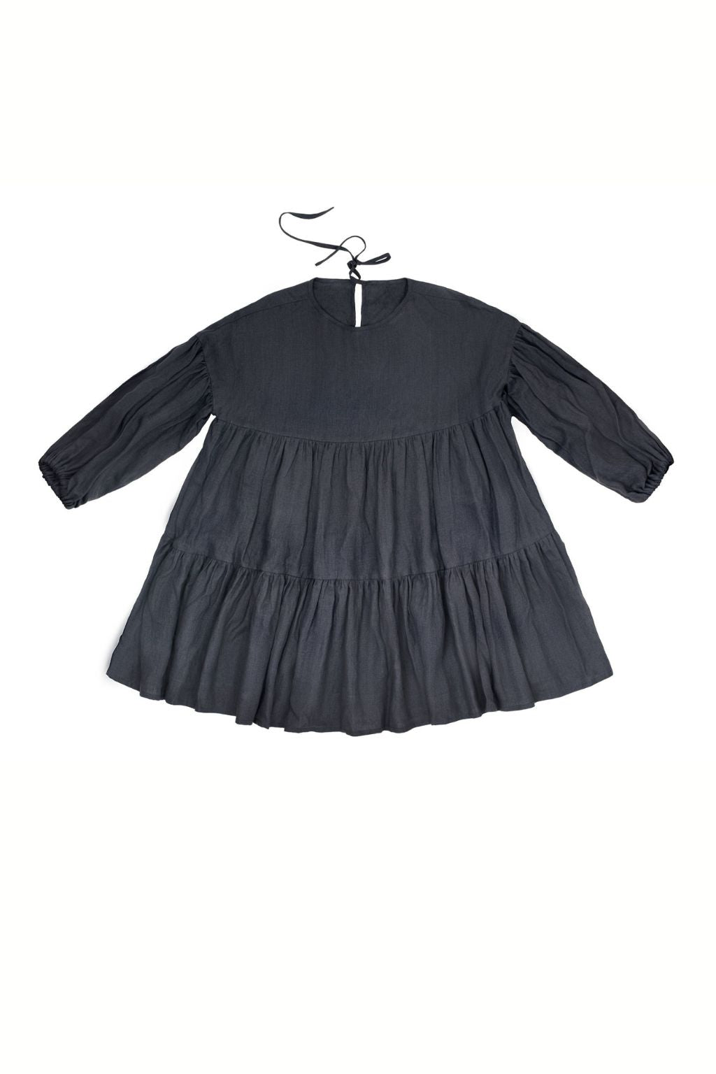 Highest quality linen dress in grey with long volume sleeves made with soft-washed linen in loose fit. Shop high quality linen dresses for women at MiliMilu.