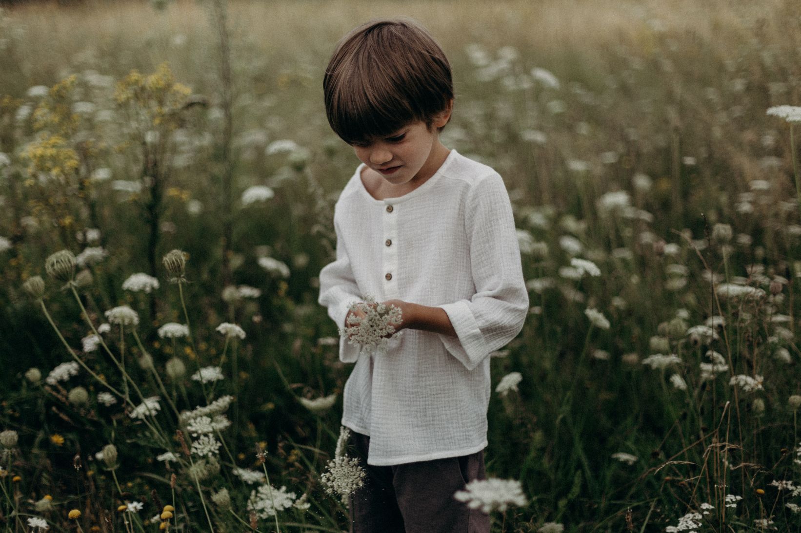 Looking for comfortable and lightweight clothing for your kids to wear during hot and humid weather? MiliMilu's handmade kid's muslin shirt in white is made from organic cotton and is perfect for summer. MiliMilu specializes in eco-friendly and organic kids and baby clothing in Hong Kong and Singapore.