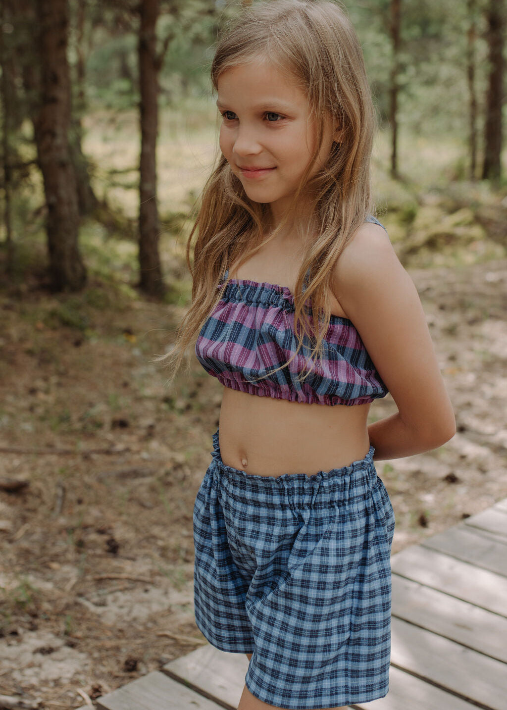 Girls checkered shorts Oti Bright - comfortable summer wear for kids and tweens.