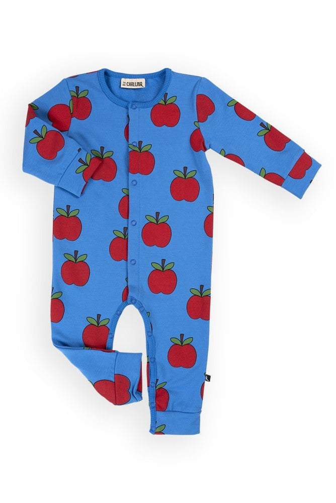 Organic cotton baby jumpsuit with long sleeves and snap buttons. Baby clothing in blue colour with apples. We offer organic cotton baby clothing and baby gifts.