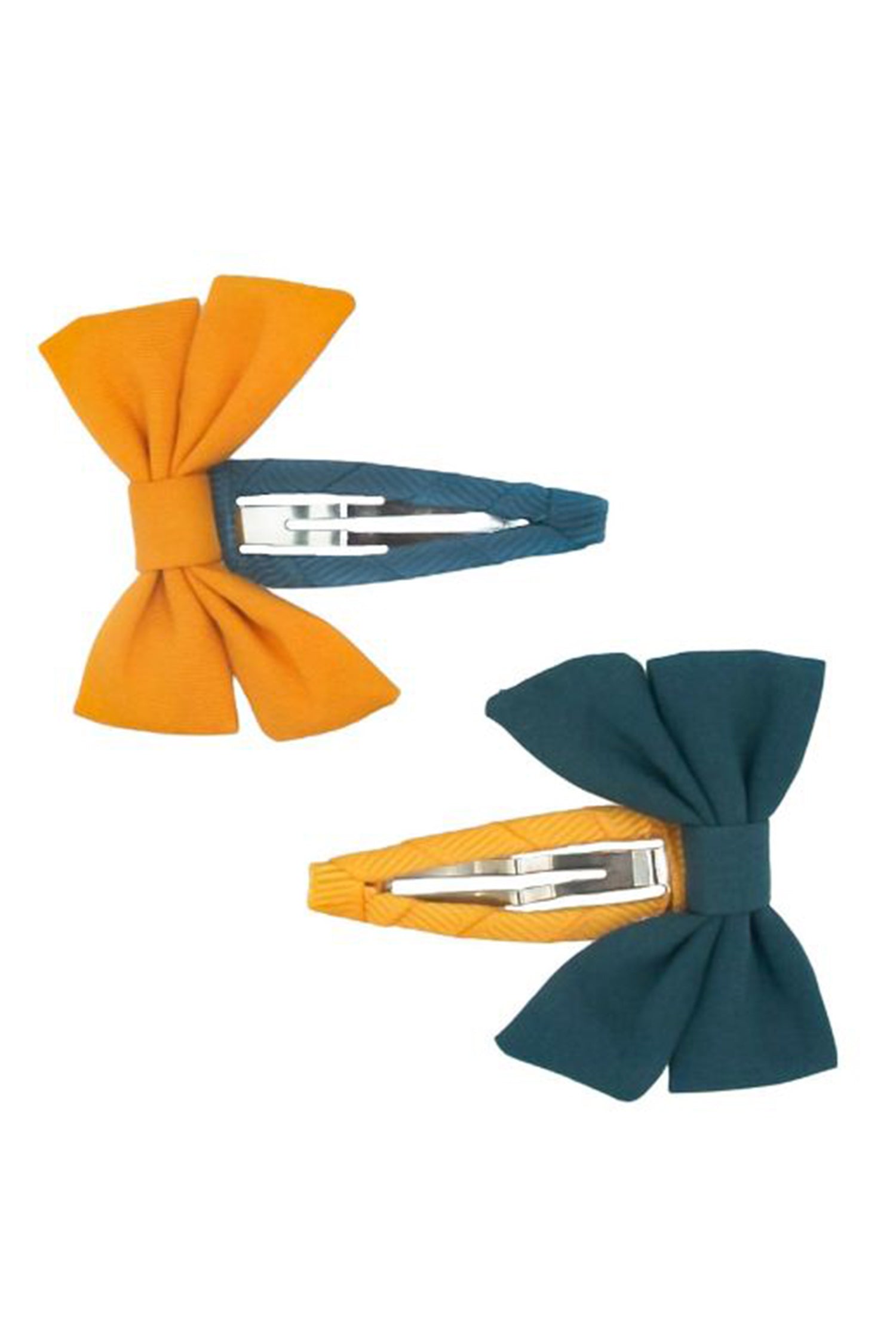 Trendy bow hair clips come in mustard and green with a strong grip hair clips they come in a set by Grech & Co. MiliMilu Lifestyle offers the best accesories.
