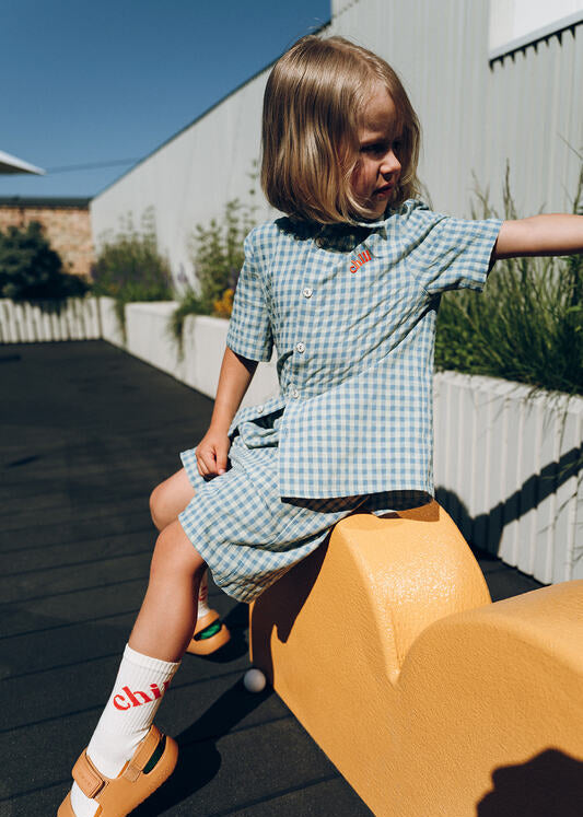 Close-up of boys Chill checkered shirt – OEKO-TEX organic cotton, gentle on sensitive skin | Hebe by Milimilu