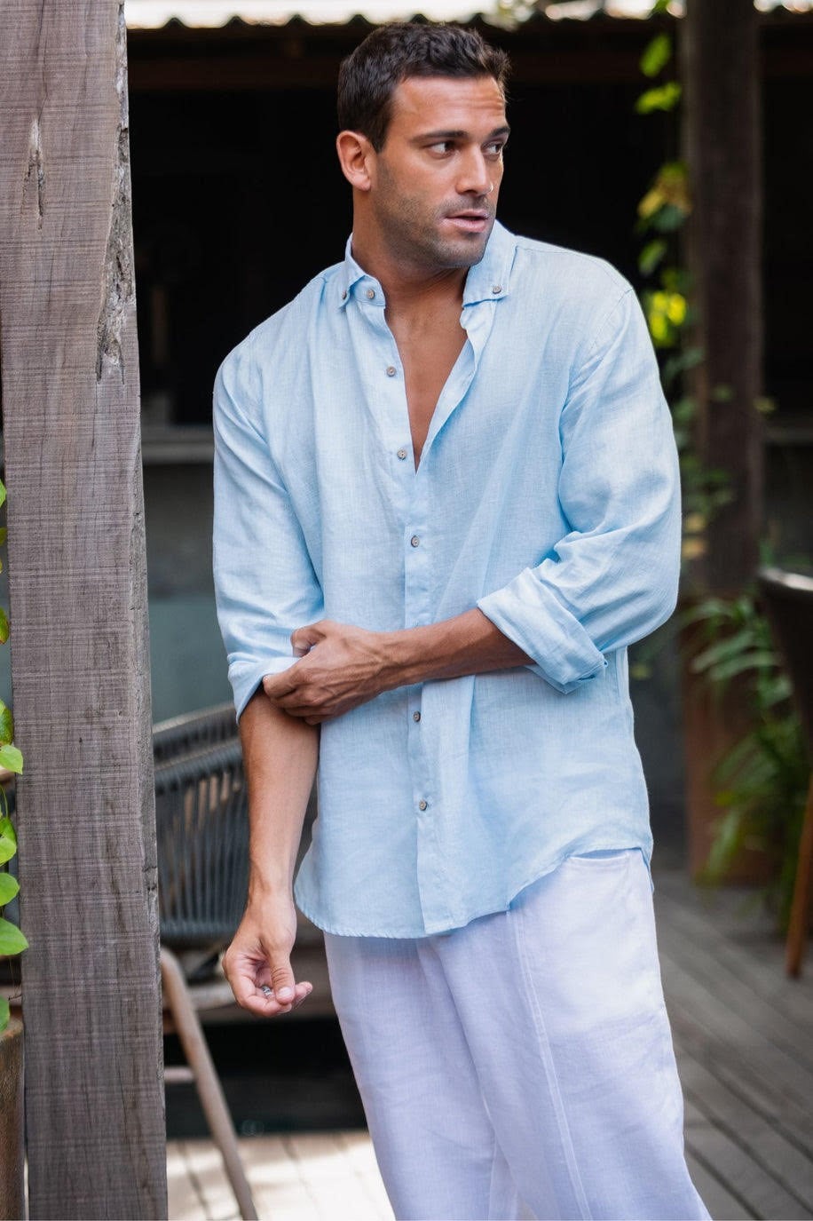 Timeless men linen shirt. This sky blue mens linen shirt is a high-quality shirt and breathable linen shirt for trendy men. The best gift for fathers Day online