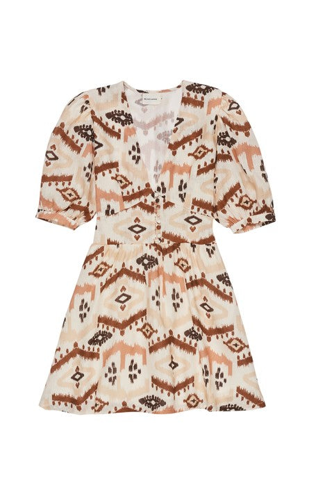 Shop the West mini dress, which is one of the trendiest summer dresses and the perfect addition to your capsule wardrobe. This summer linen dress is featuring an exclusive print with a V-neck, and elastic back. Shop the best women summer dresses online at MiliMilu and be the trendiest women this season.