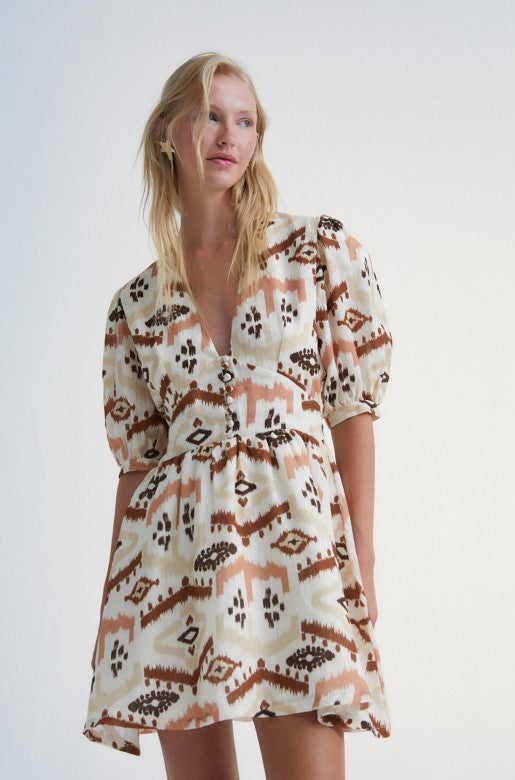 Shop linen mini dress, the trendiest summer dresses and the perfect addition to your capsule wardrobe. Shop the best women summer dresses online at MiliMilu.