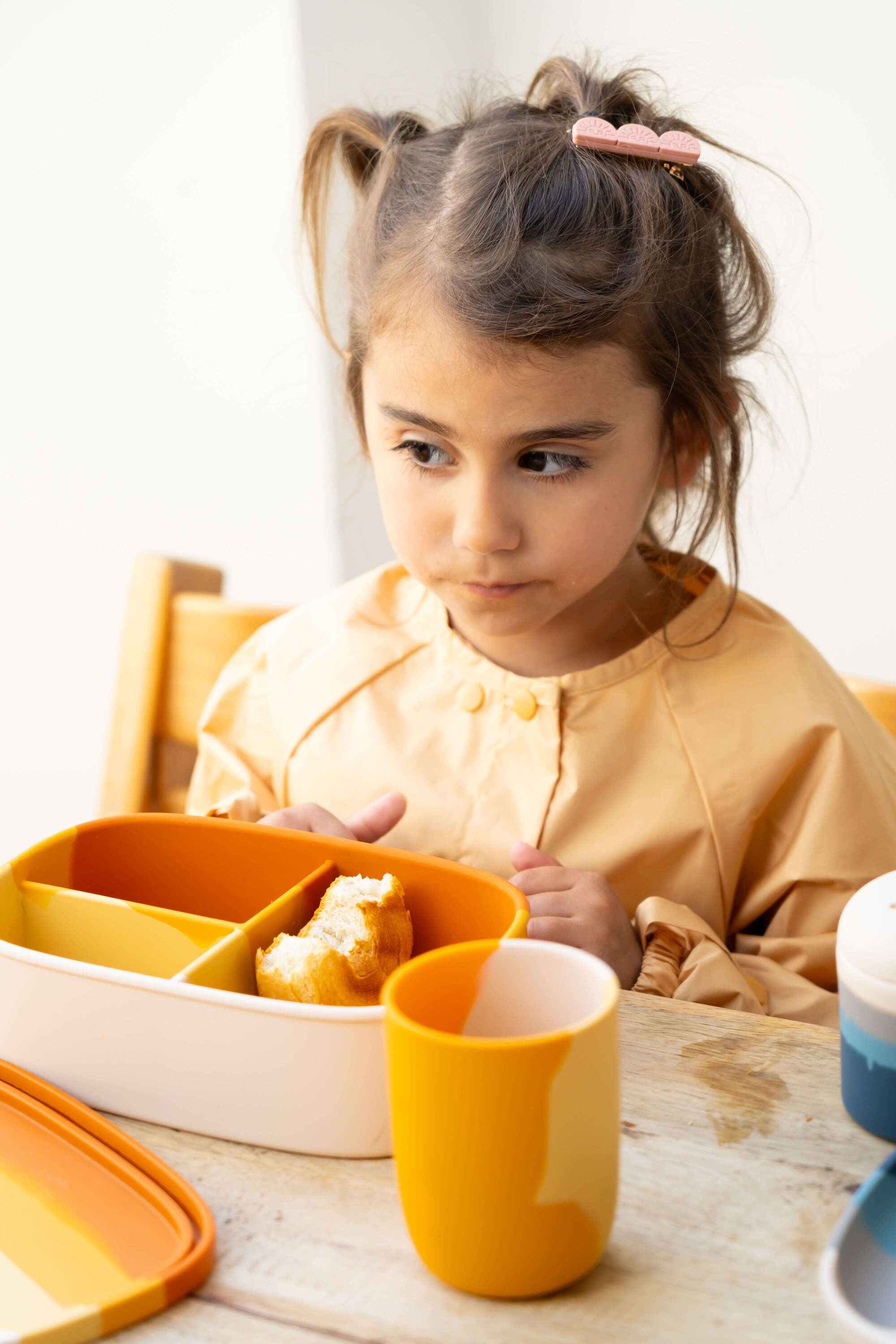 Set of silicon cups for toddlers & kids with easy hold in orange. Made by Grech&Co, the cups are eco-friendly and made of 100% LFGB grade silicone.