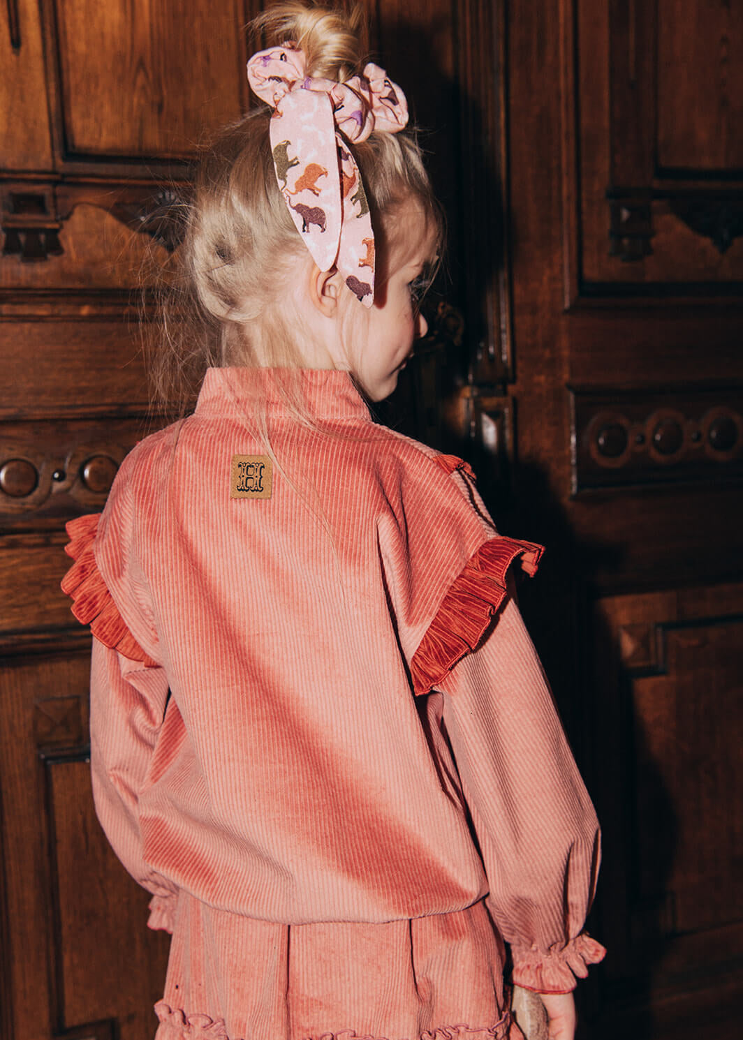 Stylish girls pink zip jumper – sustainable tween clothing shipped from Hong Kong