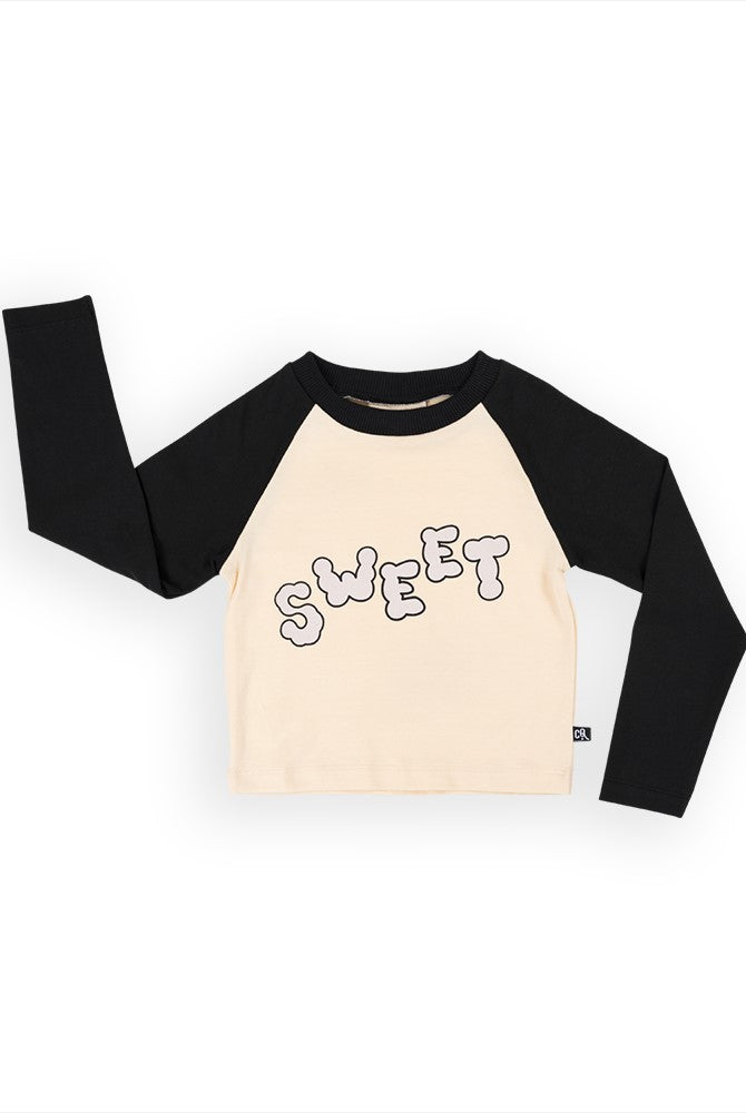 Trendy organic cotton long sleeve girl top with print Sweet is the best girl top. Shop the best sustainable kids clothing and kids presents online at MiliMilu.
