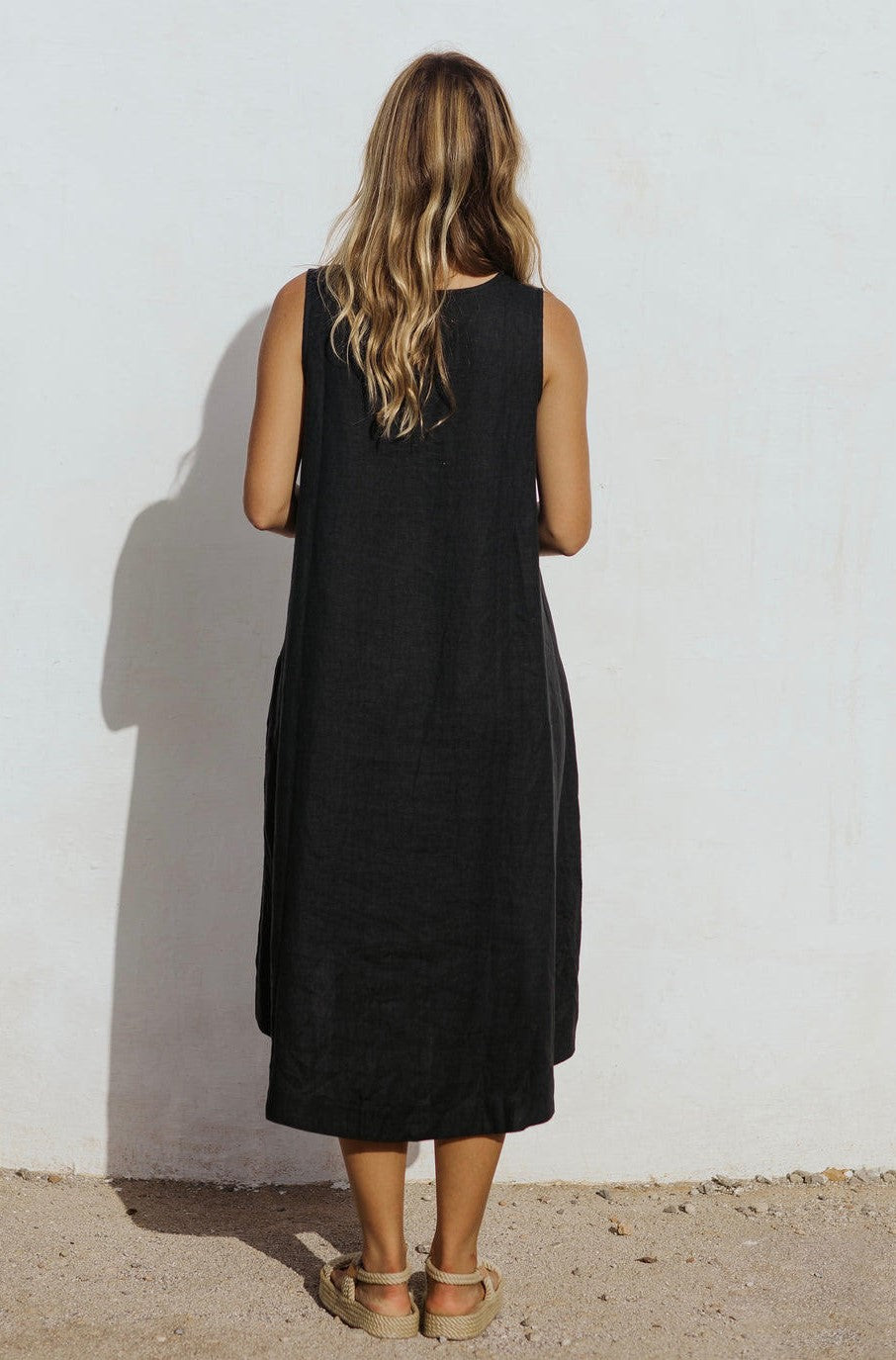 Women's black linen dress is flowy and free-fitted, made with high-quality European linen, breathable & lightweight linen. Shop the best linen dresses online.
