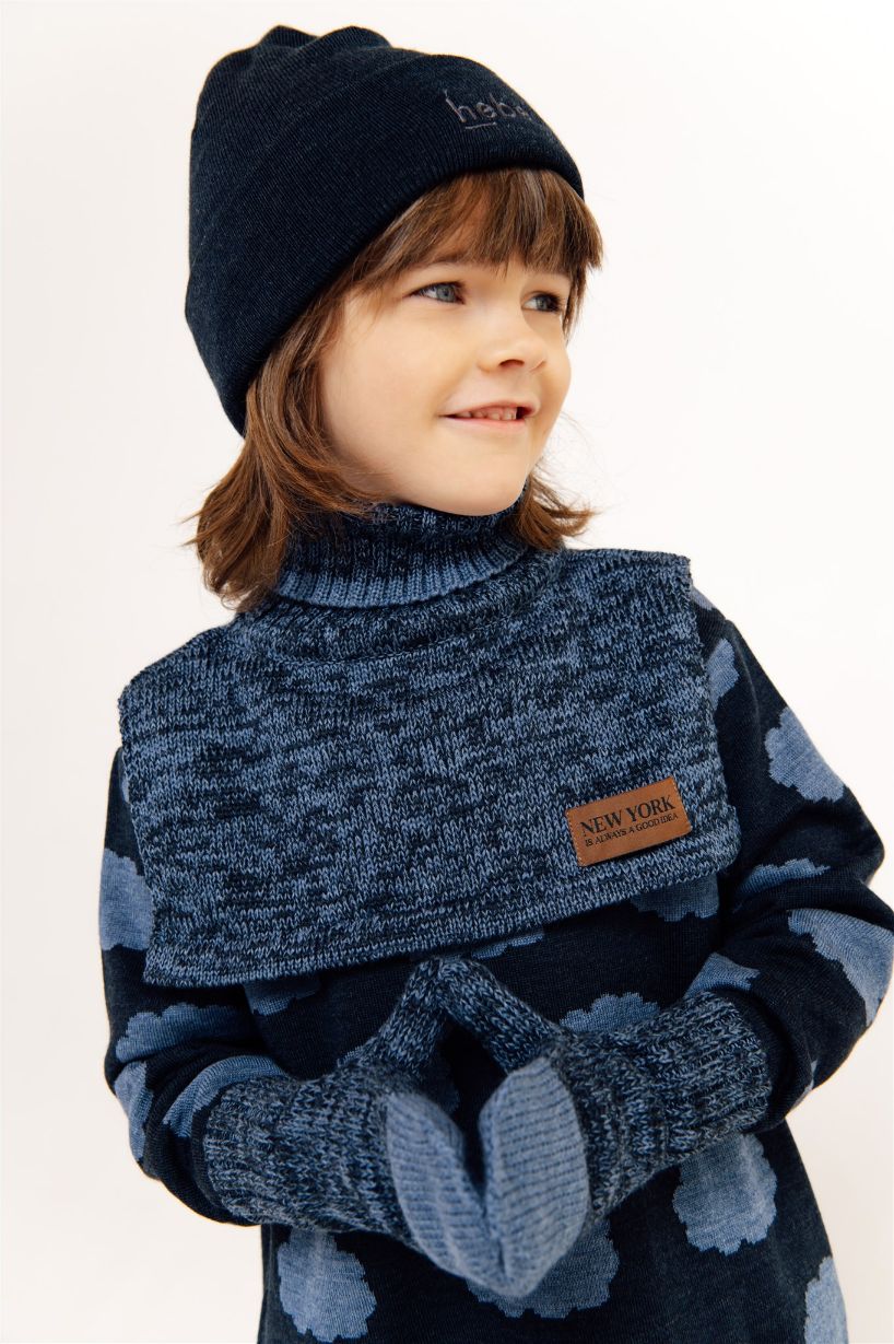 Shop soft and breathable merino wool mittens in blue colour to keep your child/baby warm in style. Soft and double, not itchy and easy to wear, made with 100% merino wool. The best winter essentials for babies and kids to keep them warm during winter and colder weather. The best and most practical gift for Christmas.