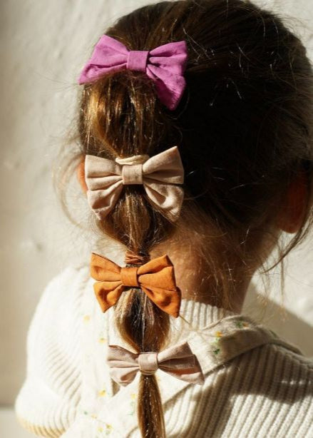 Girl hair ties that come in oat & aster at MiliMilu Lifestyle. These girl hair ties are the best gift for girls for birthdays and Christmas stocking fillers.