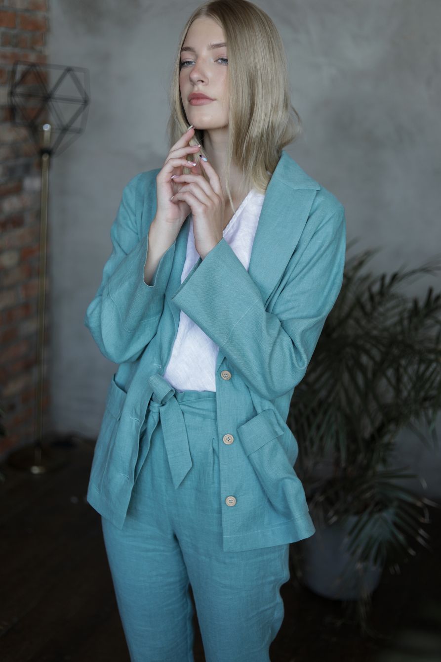 The women's blazer is a loose style jacket in Sea blue color, handcrafted from the highest quality European linen. Our sustainable, slow-fashion women's blazer will make sure you look fashionable. MiliMilu offers high-quality linen and eco-friendly material clothing and fashion that is affordable and timeless.