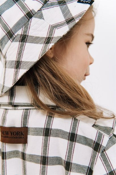 The kid's bucket hat from is perfect for protecting from the sun and adding to your style! The bucket hat is made with lightweight organic cotton (GOTS).