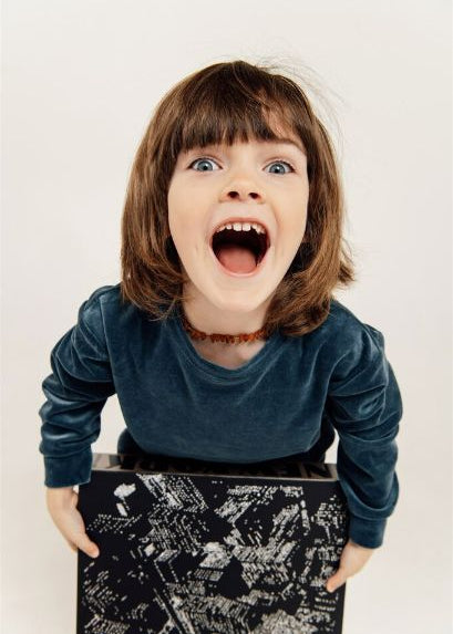 Kids' blue velvet sweatshirt by Hebe — OEKO-TEX certified sustainable cotton, shop online at Milimilu