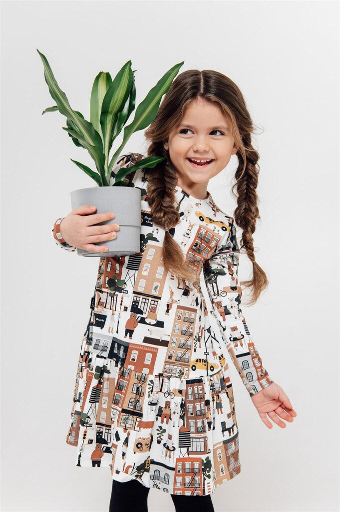 The long-sleeved dress is breathable and comfortable; made with extra soft & light organic cotton with a New York print. Whole family matching available.