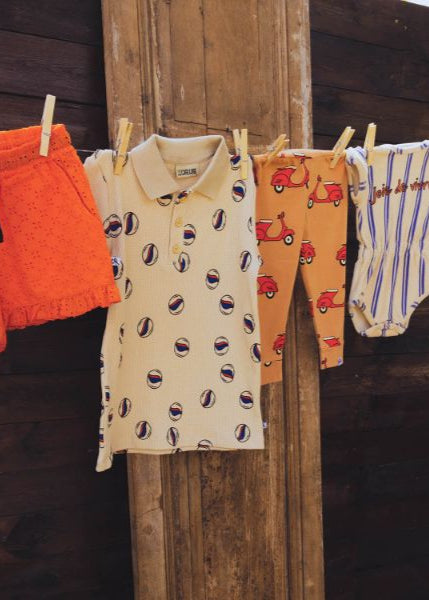 Organic cotton boys polo shirt with a stylish marble print. MiliMilu Lifestyle offers the best sustainable kids and teens clothing online.