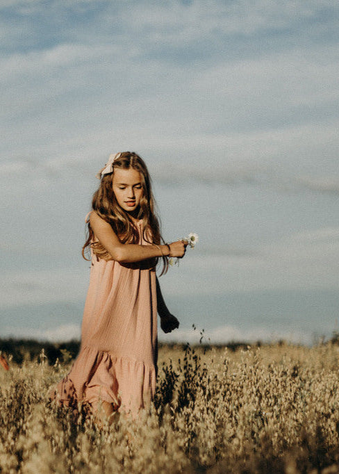 Organic muslin girls dress from lightweight muslin (GOTS) in dusty pink color. Mini Me dresses for Mommy and daughter matching are available at MiliMilu Lifestyle.