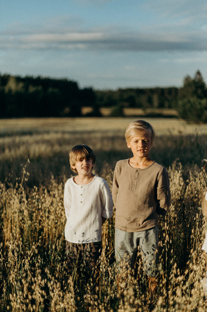 Breathable lightweight unisex muslin shirt from organic lightweight cotton (GOTS), handcrafted with love. Family matching is available for Mommy and son styles.