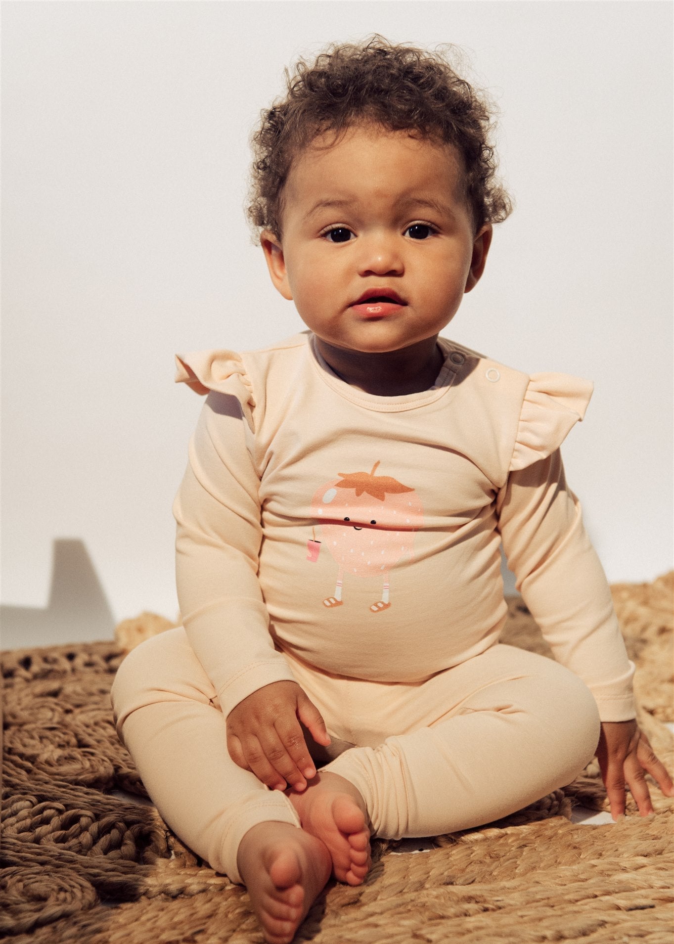 Organic cotton baby girl leggings in light pink — gentle on sensitive skin, available in sizes 2 months to 2 years