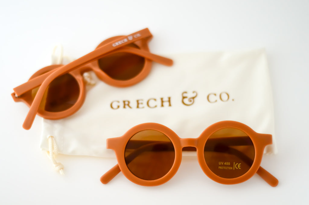 Sustainable sunglasses from Grech & Co are the best choice for kids’ sunglasses in spice color, made from recycled plastic and ensure very stylish protection from the sun with UV400. Milimilu offers stylish and sustainable sunglasses for babies and kids online in Hong Kong and Singapore. Mini Me sunglasses available.