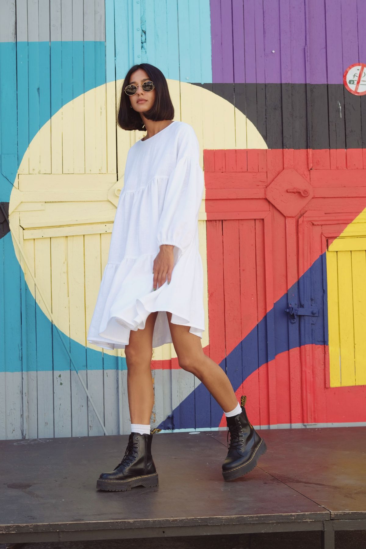 Slow fashion womens white linen dress with long sleeves is made form high quality linen. Shop the best women linen clothing at MiliMilu Lifestyle.