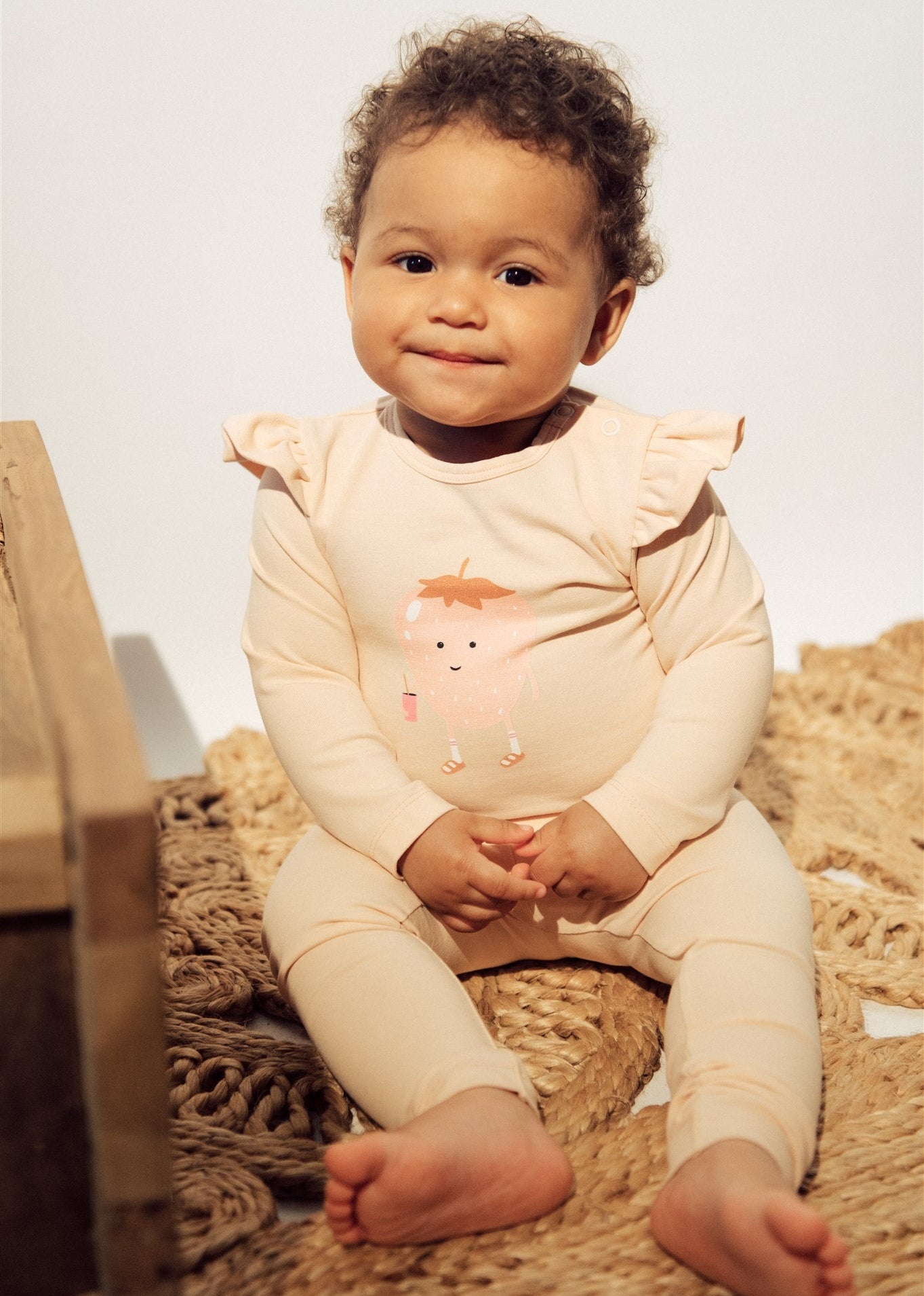 Baby girl light pink organic cotton leggings by Hebe — soft, breathable and stretchy for everyday wear