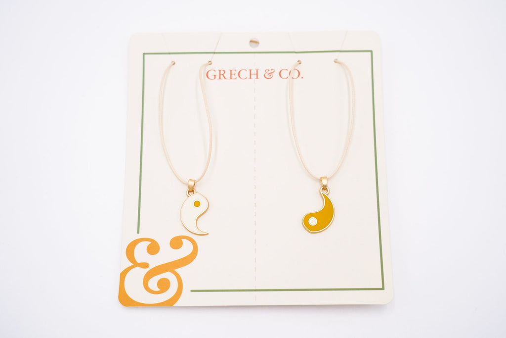 Girl's friendship necklace Ying Yang is a stylish kids' necklace made from eco materials by Grech &Co. Beautifully made Friendship Neckless is the perfect gift to your friend and bestie, and also an amazing leaving gift. Shop girl's friendship necklaces and girl's jewellery online in Hong Kong and Singapore at MiliMilu.