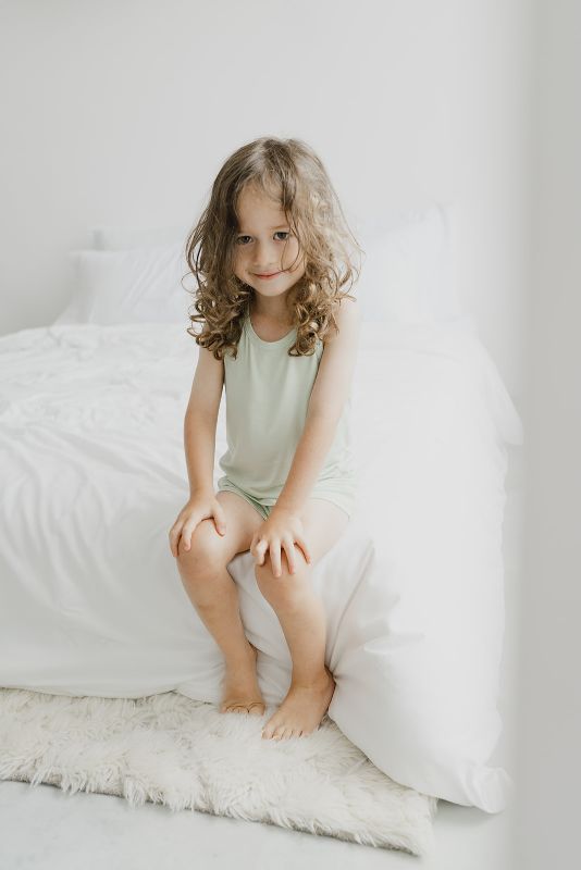 Kids tank tops in pink and green are made with Lenzing TENCEL Micro Modal Fibers. Kids underwear for sensitive skin eczema-prone skin at MiliMilu Lifestyle.