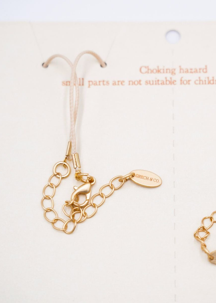 The most stylish girl's friendship necklaces online at MiliMilu. Girl's friendship necklaces with checks are stylish, easy to wear and best present for girls.