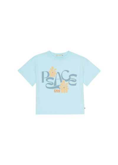 Organic cotton t-shirt is perfect for summer, thanks to its breathable BCI material. The oversized T-shirt with Peace print makes it popular kids and teens.