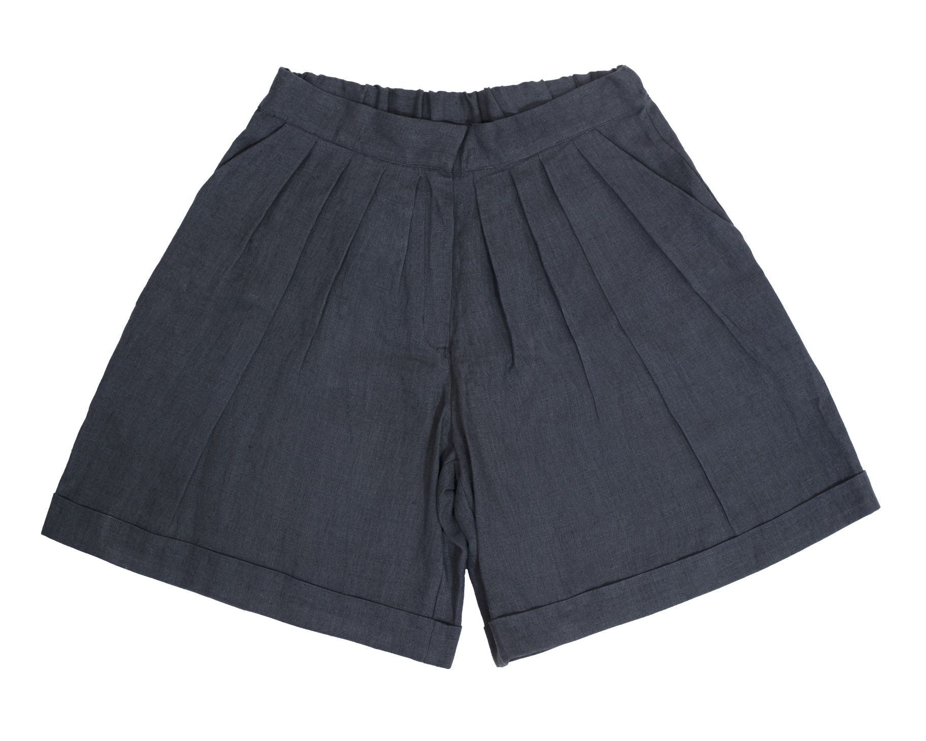 Women's high-waisted linen shorts in charcoal colour are handcrafted from the highest quality European linen, available in Hong Kong. MiliMilu offers sustainable and slow fashion from linen for stylish women. Breathable and lightweight linen shorts for women in Singapore and Hong Kong.