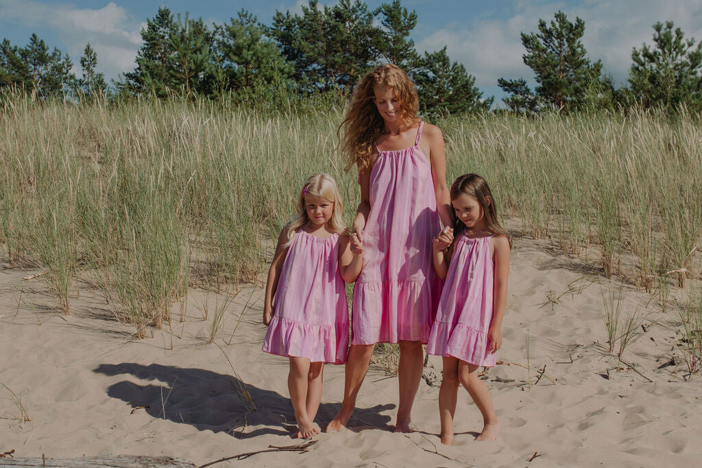 Shop Mini Me Fashion and Mini me dresses to match with your daughter or son. Also whole family matching is available online in Hong Kong and Singapore at MiliMilu.