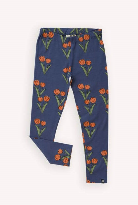 Shop girl's leggings ( sizes from baby to tween!) in this dark blue base with an all-over stylish tulip print online in Hong Kong and Singapore at MiliMilu. Shop organic cotton leggings for babies and kids, that are stylish, easy to wear and easy to wash. MiliMilu also offers the best and most practical kids' gifts.