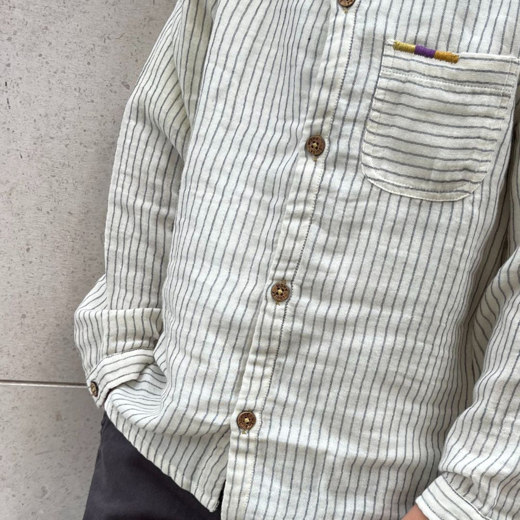 Shop cream stripe patterned shirts for boys online in Hong Kong and Singapore. Boys' shirt is a perfect blend of classic and modern styles. Mini Me matching is available to make the Mommy and Son time even more special. The present for boys and Christmas gift for boys and boy moms.