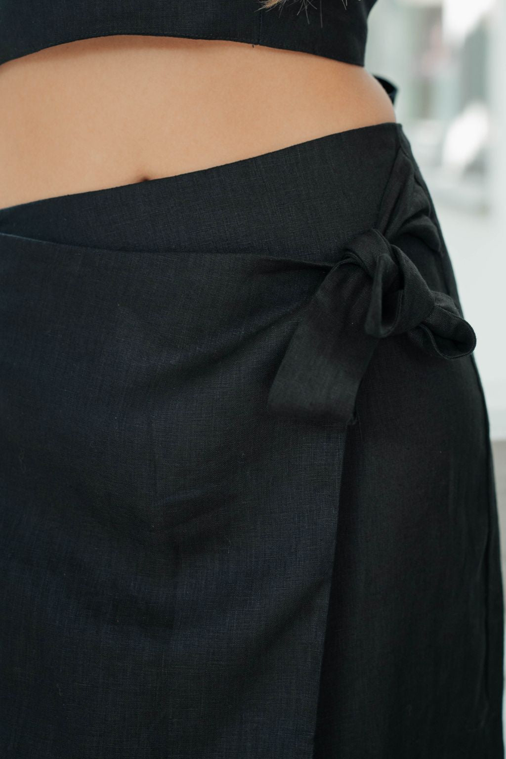 Black linen midi skirt with adjustable wrap design - Sydney style