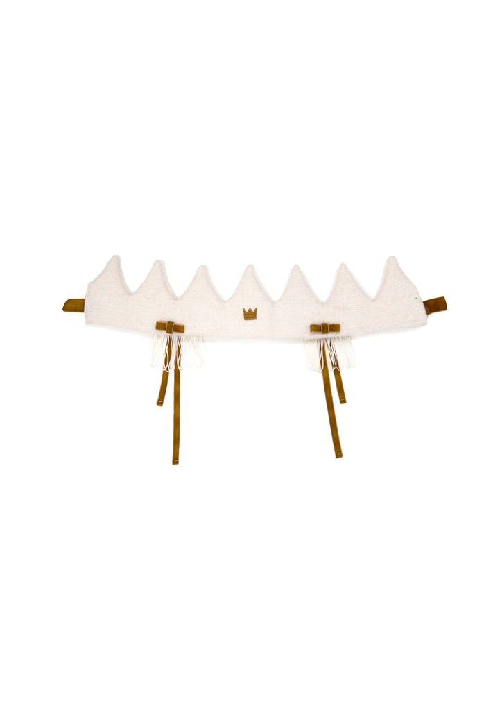 Shop this stylish and soft white princess crown, which is made from high-quality fabric. The crown is fully adjustable and suitable for girls of all ages, it features beautiful details and tassels that add to its style. Shop the best girls accessories, girls' gifts and Christmas gifts online in Hong Kong and Singapore.