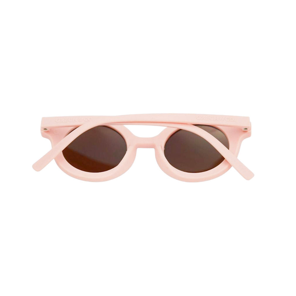 Shop sustainable kids' sunglasses with UV light protection in pink colour online in Hong Kong and Singapore. Eco-friendly sunglasses that are bendable and break resistance and very stylish on cool to add to the look. The most famous girls' present and gift in Hong Kong.