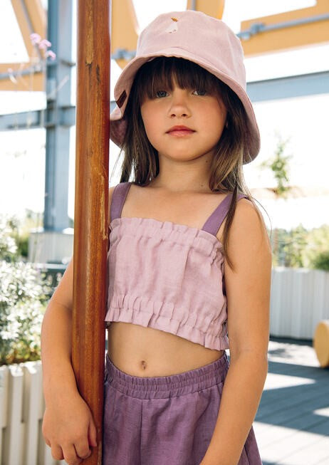 Lilac linen cropped top for girls in lilac and girl linen sets avaible from breathable high quality linen, best kids linen clothing online.