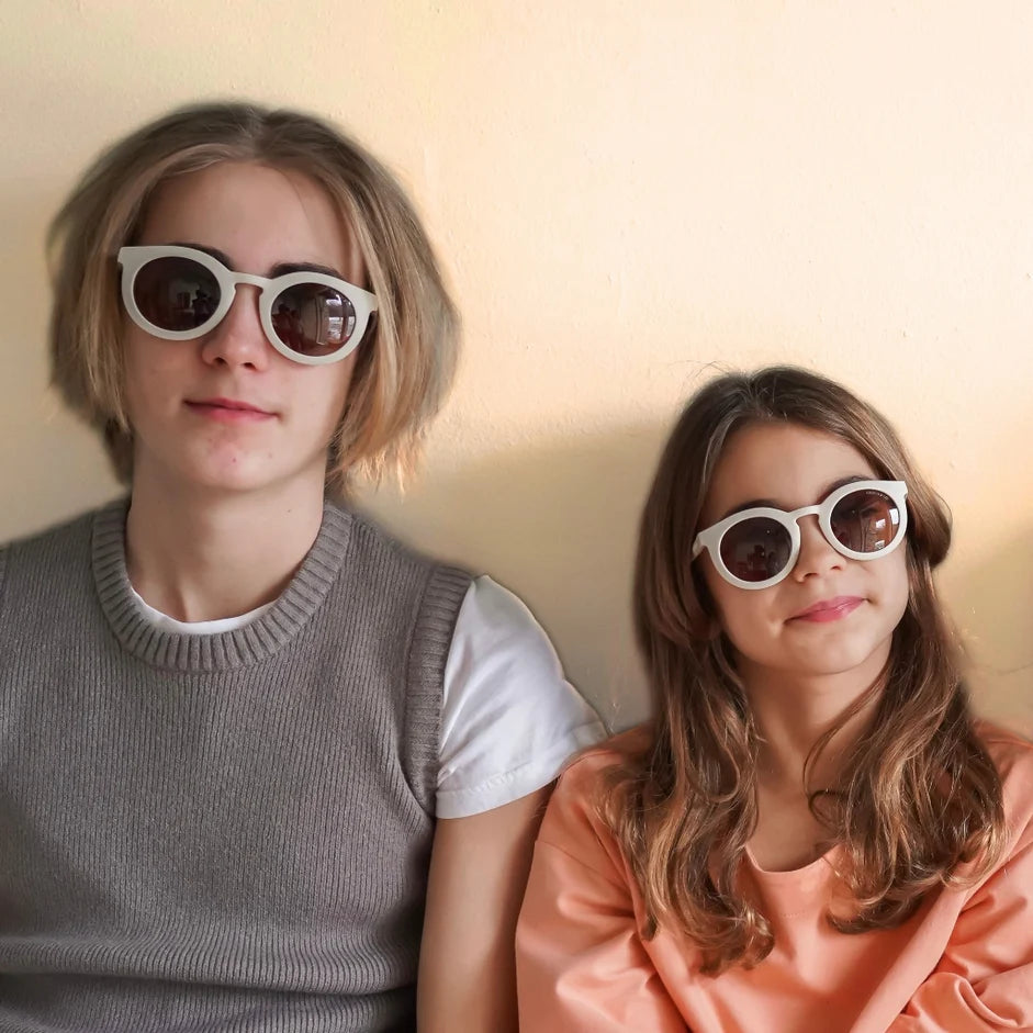 Sustainable sunglasses in white for adults y Grech&Co are eco-friendly sunglasses with polarised lenses & with UV400 protection. Mini-Me styles are available.