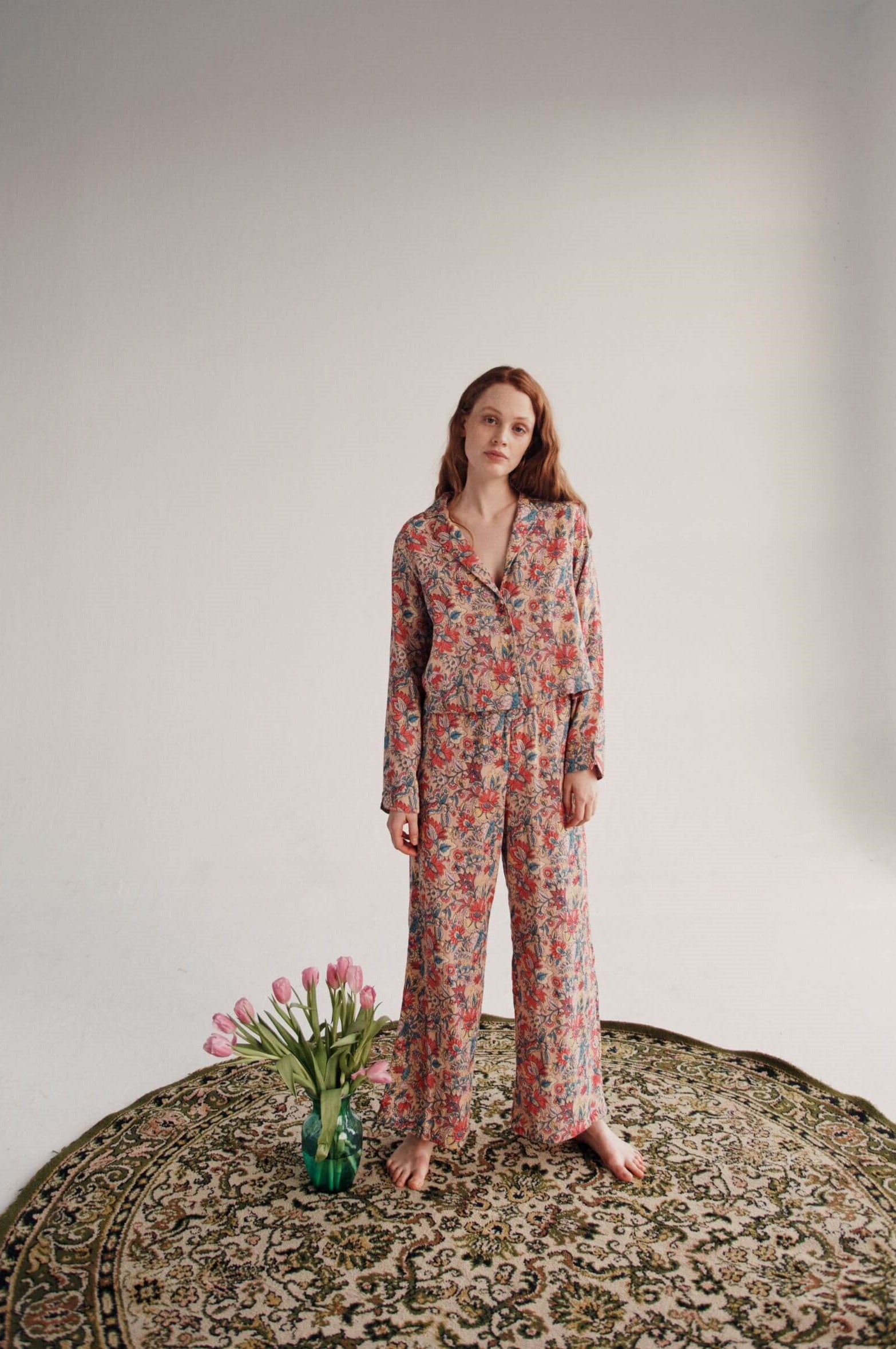 The best organic cotton women's pyjamas online at MiliMilu. The best travel pyjamas; we love to lounge in these pyjamas & have the best sleep by Louise Misha.