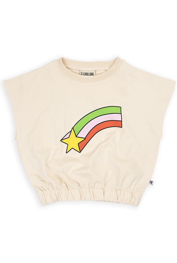 The organic cotton girls crop top with shooting star is a must-have for every stylish girl and tween's wardrobe; it is comfortable and soft for everyday wear. Shop the best kids summer clothing and girls crop tops online and girls summer tops and t-shirts in Hong Kong and Singapore at MiliMilu. Kids present online.