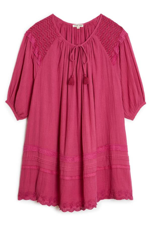 Organic cotton women summer dresses in Fushia. The organic cotton dress is a flowy and stylish, free-fitted mini dress by Louise Misha - the perfect beach and holiday dress. Milimilu offers sustainable women's fashion online in Hong Kong and Singapore with a wide range of women's dresses from organic cotton and linen.