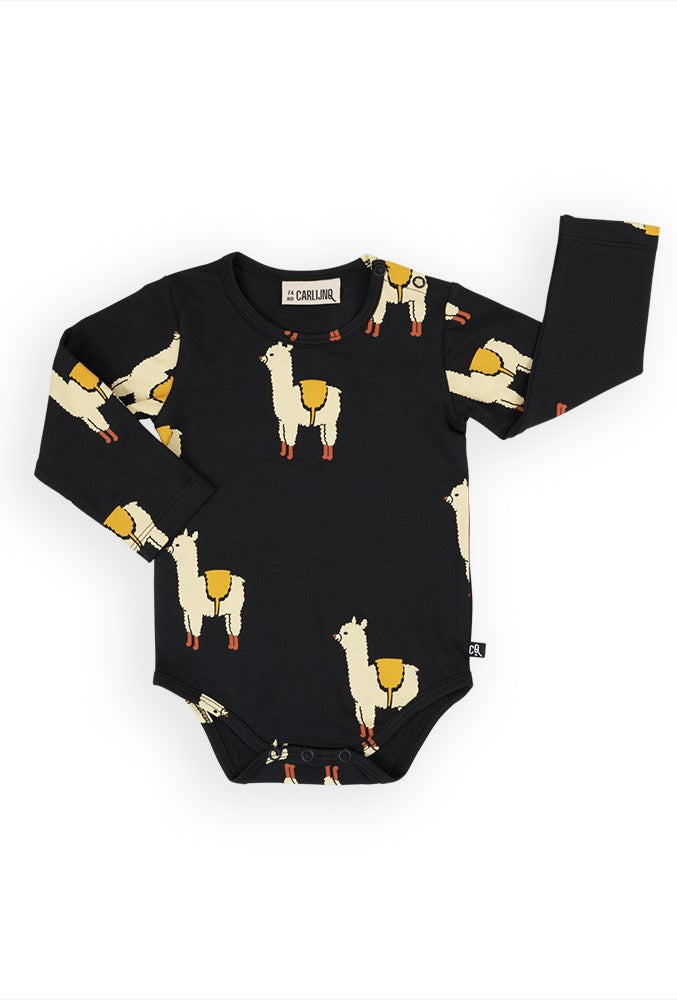 Shop organic cotton baby clothing and the softest and comfiest baby body with Alpaca print. Sop high quality and sustainable baby clothing. Also, the best baby clothing for baby gifts and baby presents. New born gifts.