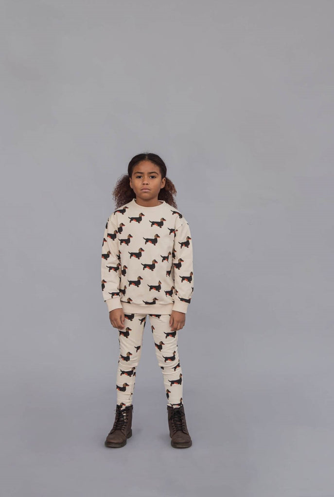 Shop organic cotton kids' clothing and organic cotton kids' sweaters with the coolest dachshund print online in Hong Kong and Singapore at MiliMilu by CalijnQ. This kid's sweater is practical, easy to wear and easy to wash. Most practical kids' and tweens' birthday gifts and also Christmas gifts that will be loved.