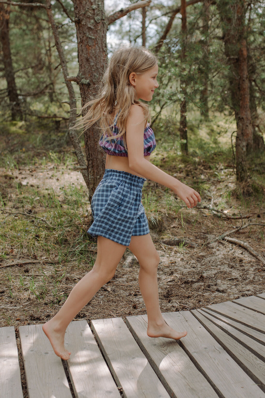 Comfort and style come together with our girl shorts Oti in Bright and match it for girl outfit set. These checked blue cotton shorts are easy to wear and practical. Mommy and Me fashion is available.